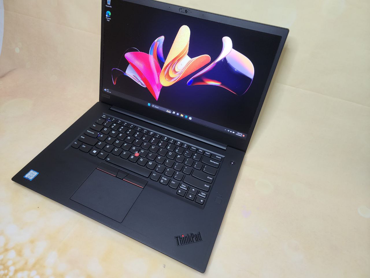 Lenovo High Performance X1 Extreme 15.6", Intel i7-8th, 32 GB RAM, 512 GB SSD, Geforce 1050ti, Win11 - Image 7