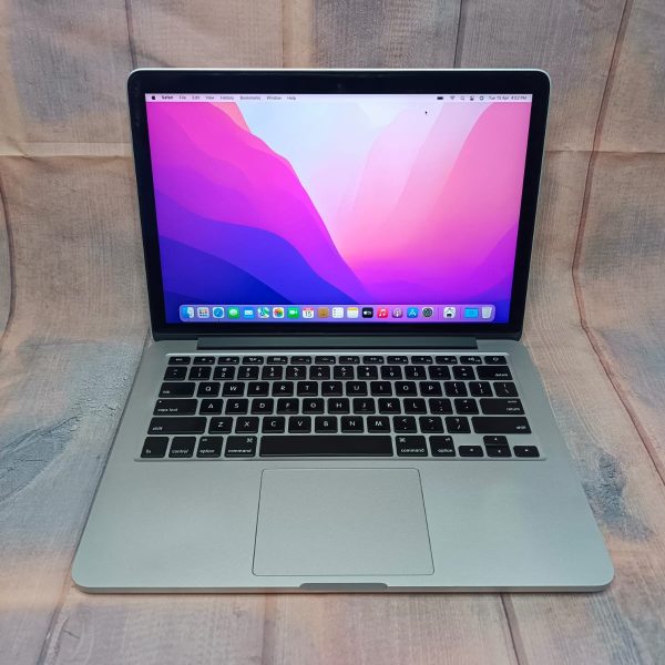 MACBOOK PRO Retina 2015 13", Intel Core i5, 8GB, 256 GB SSD, Monterey - new Battery!