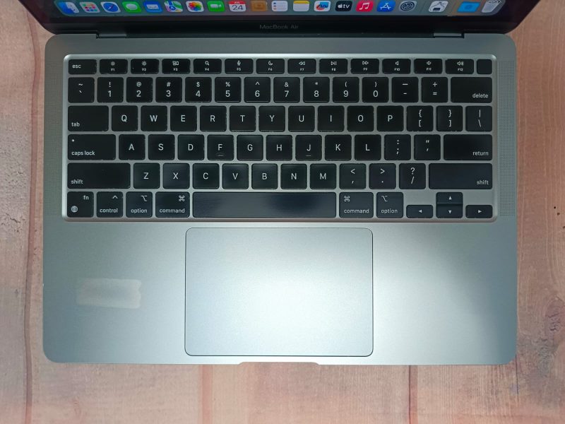 Macbook Air 2020 13″, M1, 8GB, 256 SSD, Sequioa OS – Computers for