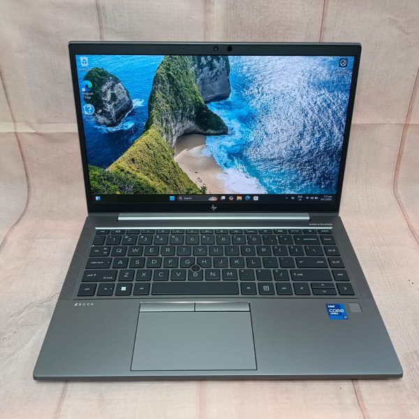 - BUSINESS - HP Zbook Firefly G8, 14" TOUCH, Intel i7-11th Gen, 16 GB RAM, 512 GB SSD, Iris Xe, Win11
