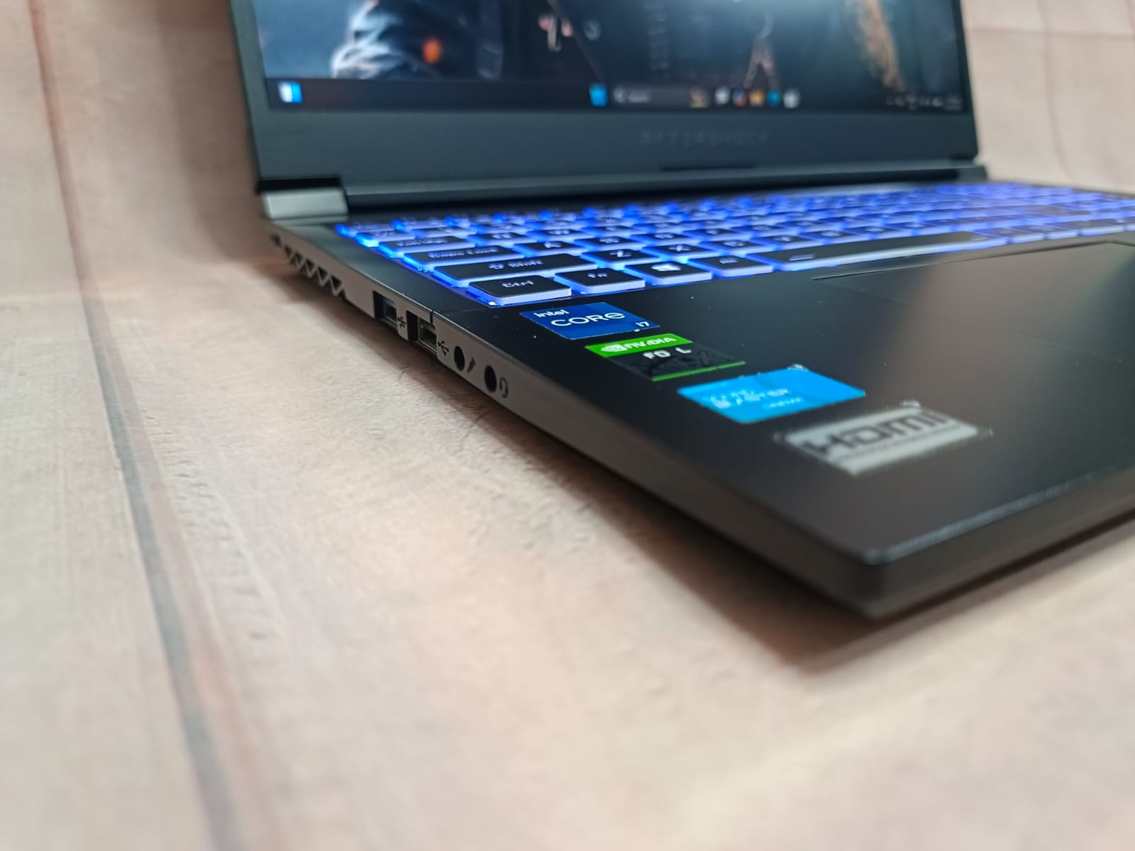 Aftershock Gaming Laptop 15.6" 144Hz, Intel i7-11th, 16 GB RAM, 512 GB SSD, Geforce RTX 3050, Win11 - Image 9