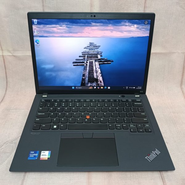 – Business – Lenovo Thinkpad X13 Gen2, 13.3″ TOUCH, Intel i7-11th Gen, 16GB RAM,  256 GB SSD, Win11