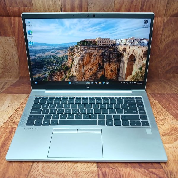 HP Elitebook 840 G8, 14″, Intel i7-11th Gen, 8 GB RAM, 256 GB SSD, Iris Xe, Win11