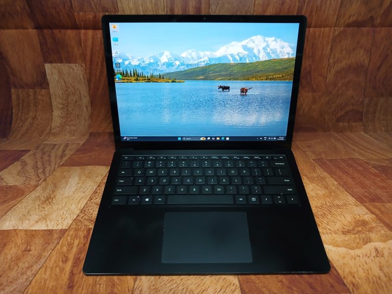 BLACK* Microsoft Surface Laptop 3, 14” Touch-Screen, Intel i5-10th