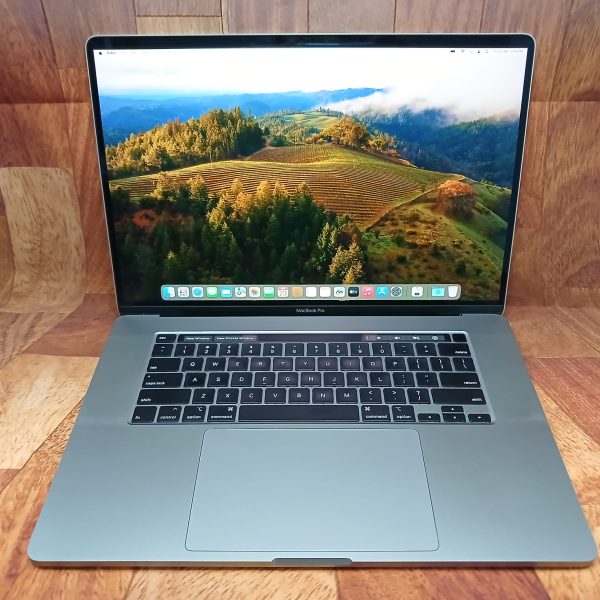 MACBOOK PRO RETINA 2019, 16", TOUCHBAR, Intel i9, 16GB, 1 TB SSD, Radeon Graphics, Tahoe OS - new battery!