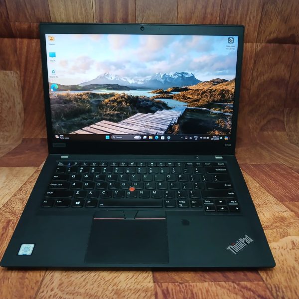 *Only 1 unit* LENOVO Thinkpad T490, 14" TOUCH, Intel i5-8th Gen, 8GB, 256 GB SSD, Win11
