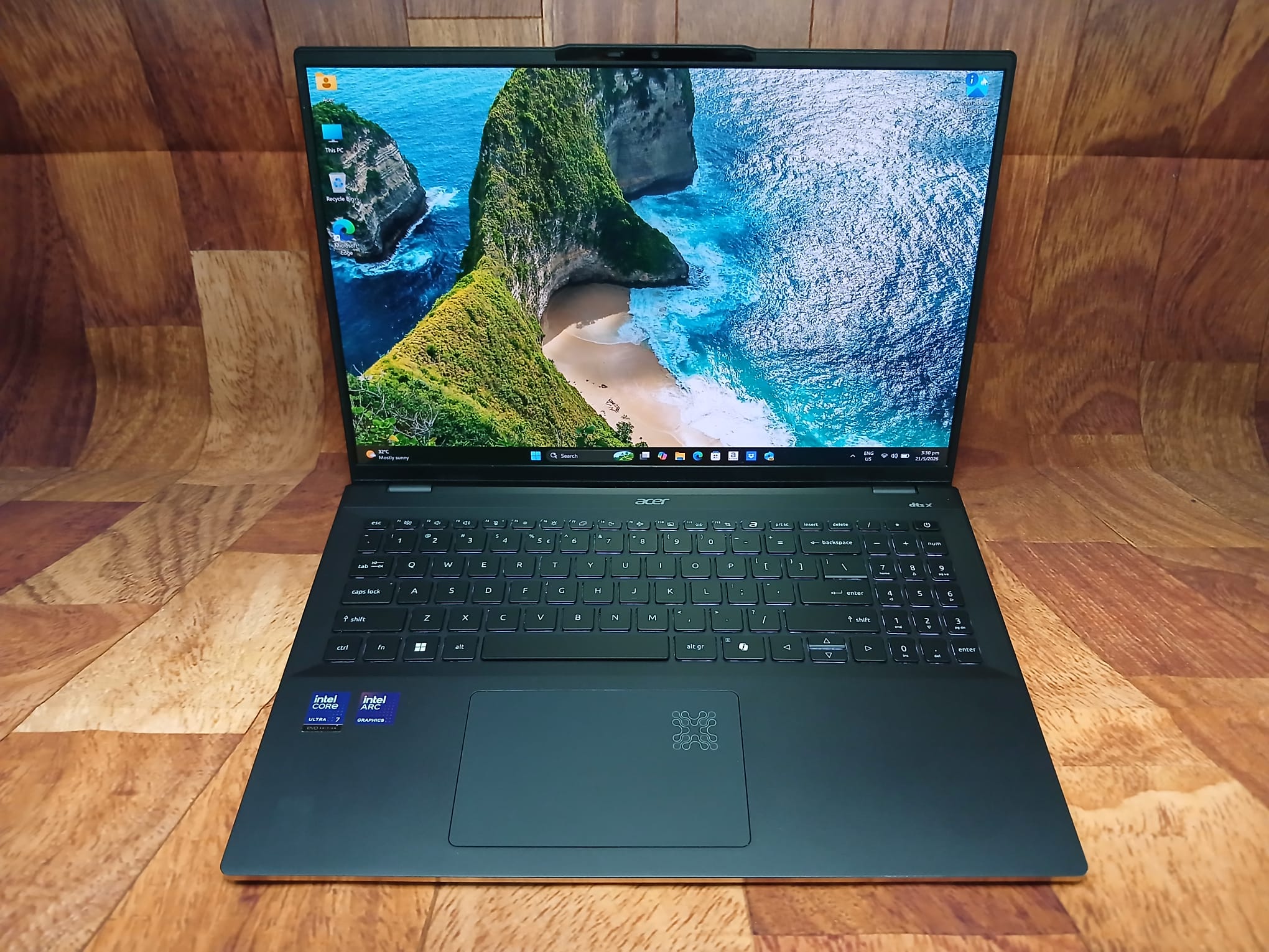 *Only 1 unit* Latest Acer Swift 16 AI, 16", Intel Ultra 7, 16GB DDR5, huge 1TB SSD, Intel Arc, Win 11 - Warranty 2027