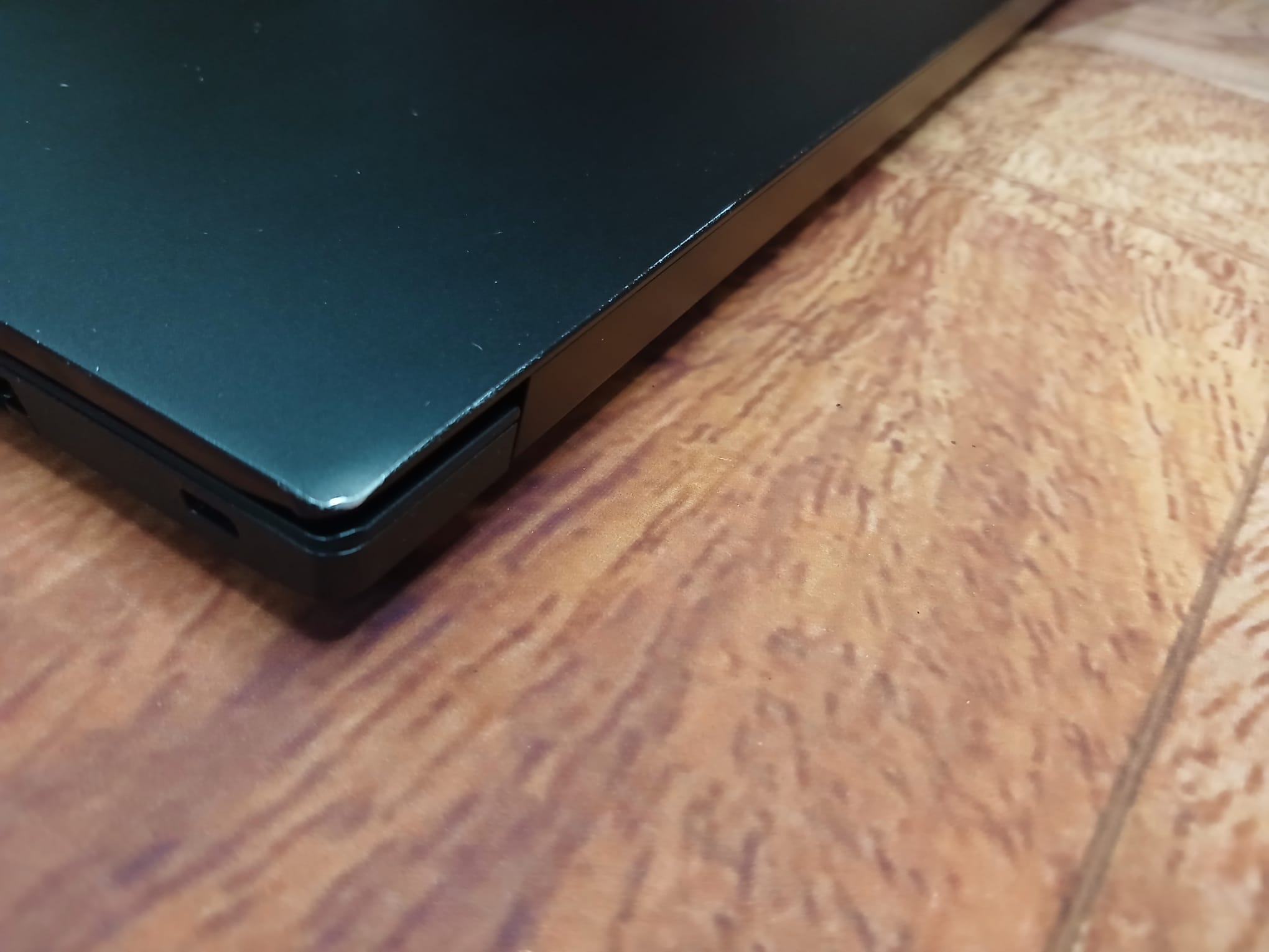 *Only 1 unit* LENOVO E14 Gen2, 14" Screen, Intel i5-11th, 16GB RAM, 512GB SSD, Win11, Iris Xe Graphics - Image 4
