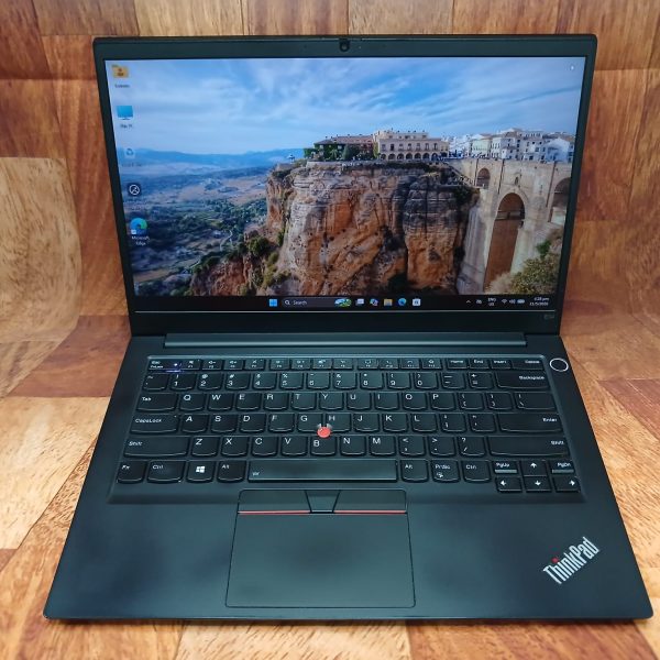 *Only 1 unit* LENOVO E14 Gen2, 14″ Screen, Intel i5-11th, 16GB RAM, 512GB SSD, Win11, Iris Xe Graphics