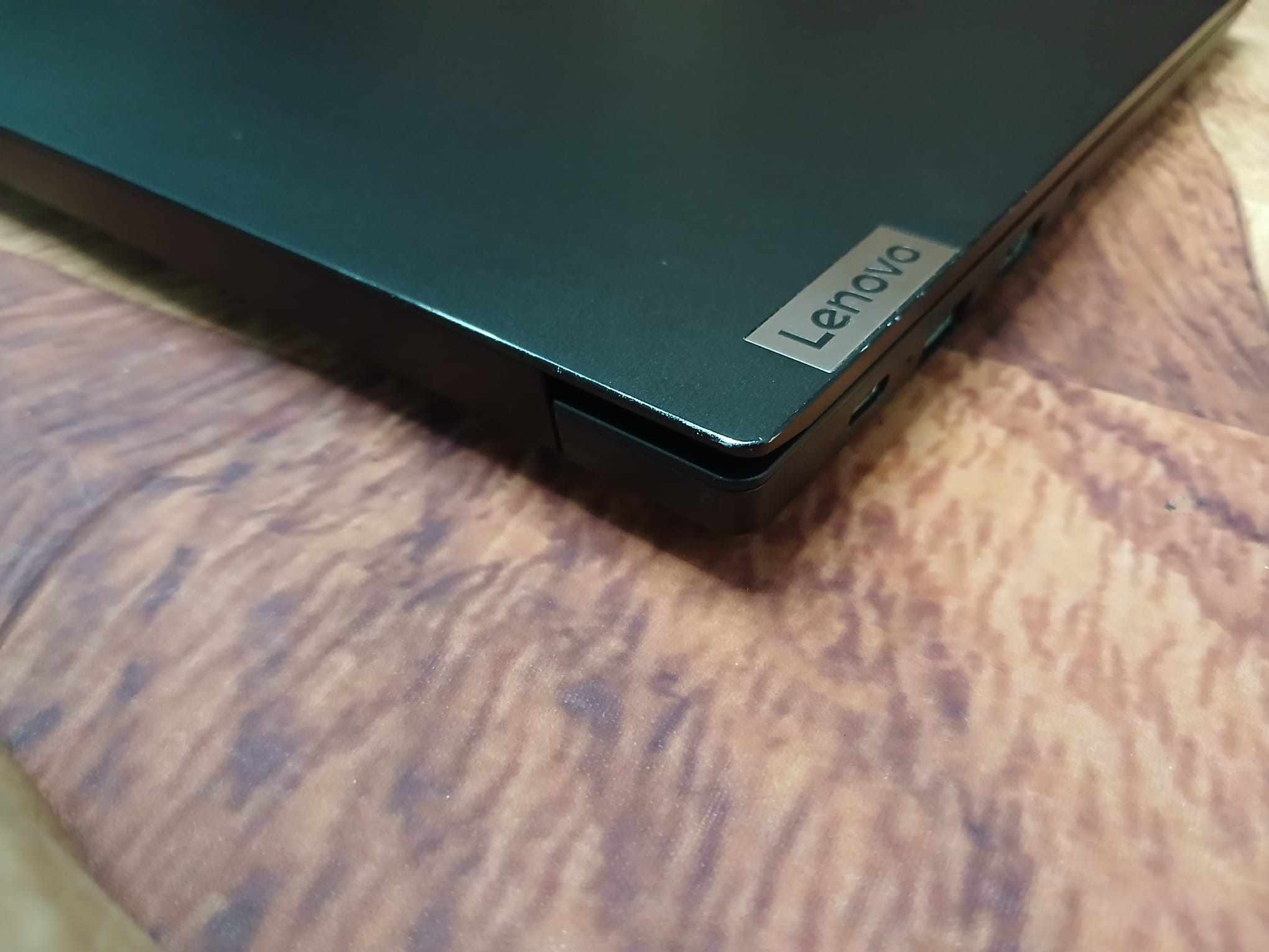 *Only 1 unit* LENOVO E14 Gen2, 14" Screen, Intel i5-11th, 16GB RAM, 512GB SSD, Win11, Iris Xe Graphics - Image 8
