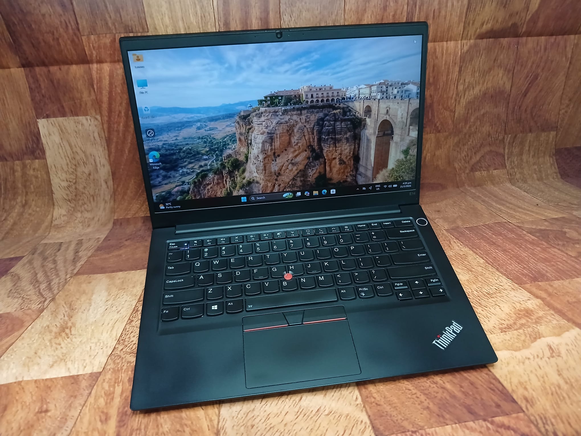 *Only 1 unit* LENOVO E14 Gen2, 14" Screen, Intel i5-11th, 16GB RAM, 512GB SSD, Win11, Iris Xe Graphics - Image 10