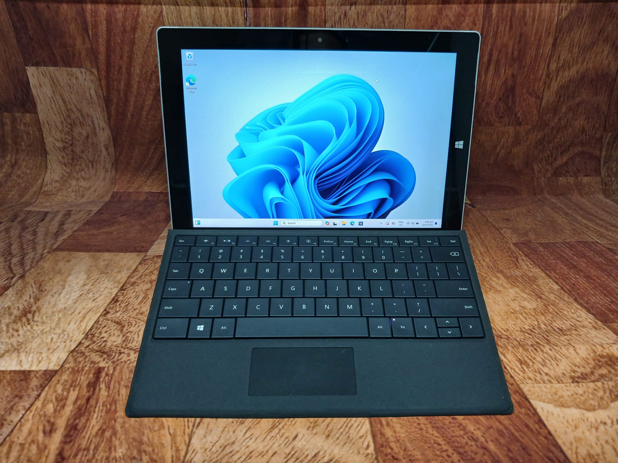 Microsoft Surface 3 Tablet , 10.8” Touch-Screen, Intel Atom, 4GB, 128 GB SSD, Win10