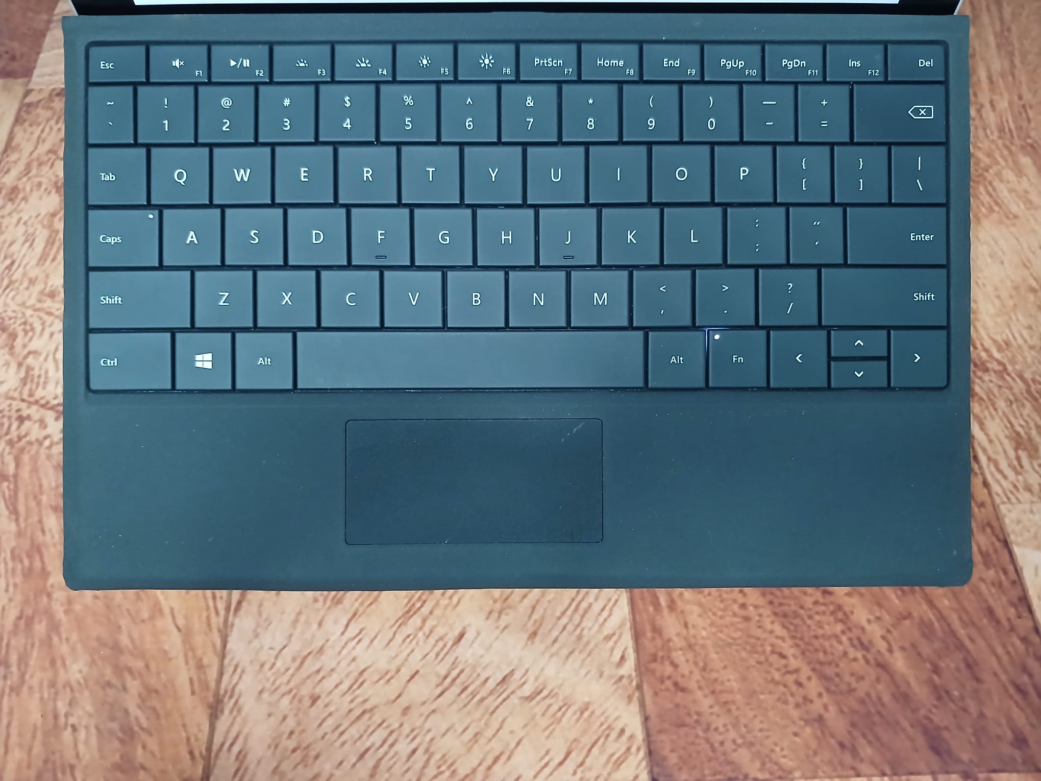 Microsoft Surface 3 Tablet , 10.8” Touch-Screen, Intel Atom, 4GB, 128 GB SSD, Win10 - Image 4