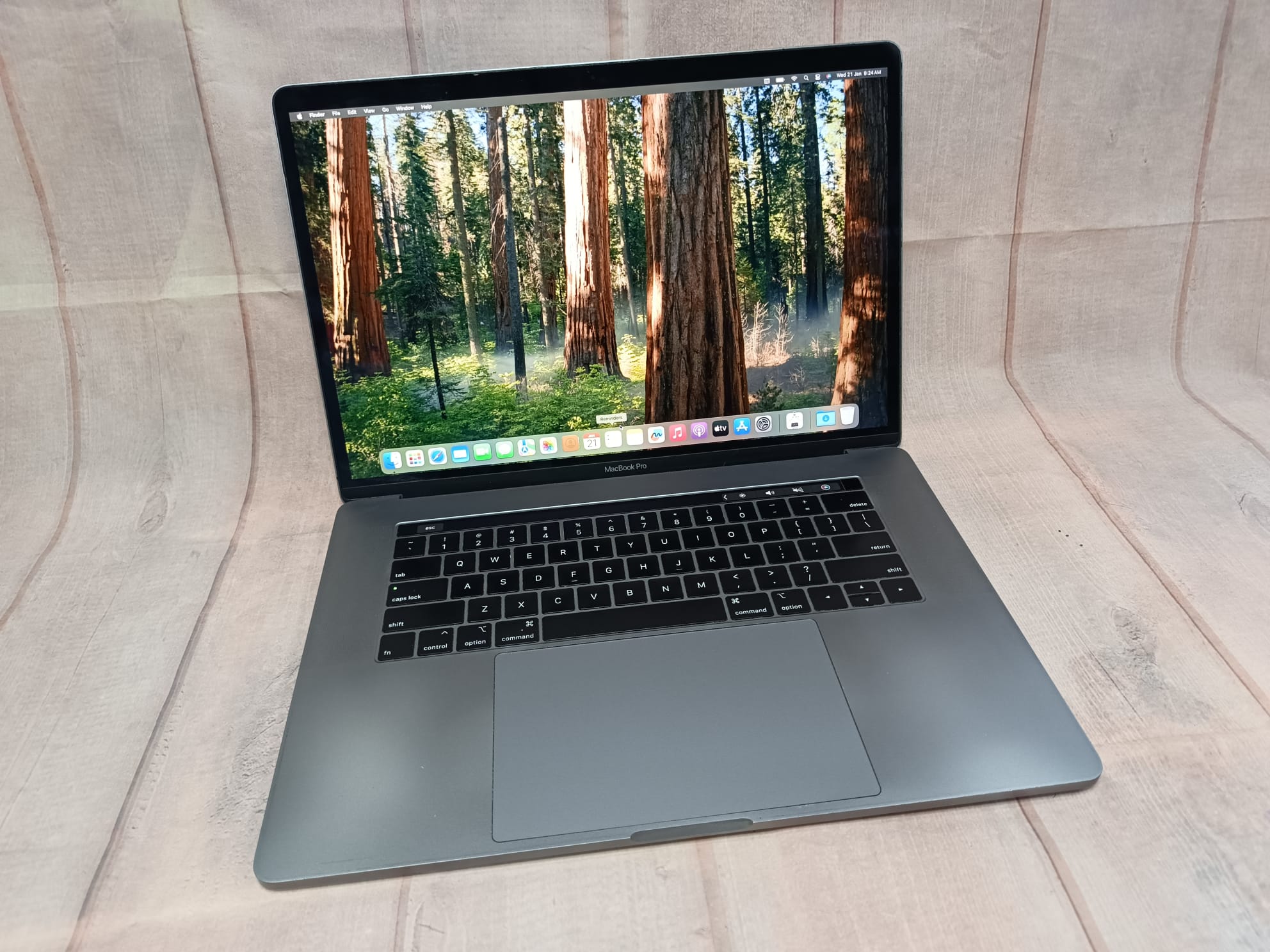 MACBOOK PRO RETINA 2018 15″, TOUCHBAR, Intel i7, 16GB, 256 GB SSD