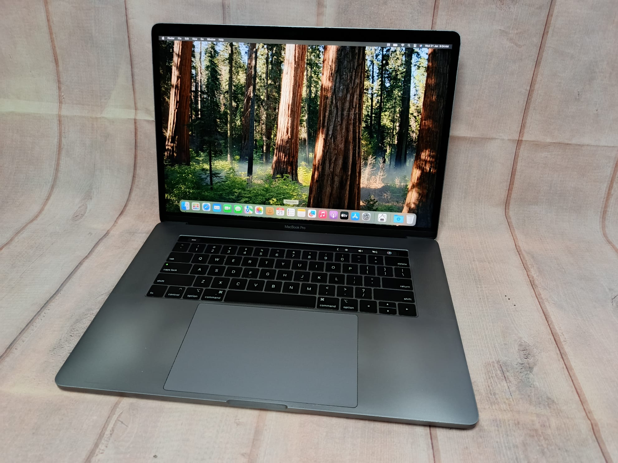 MACBOOK PRO RETINA 2018 15″, TOUCHBAR, Intel i7, 16GB, 256 GB SSD