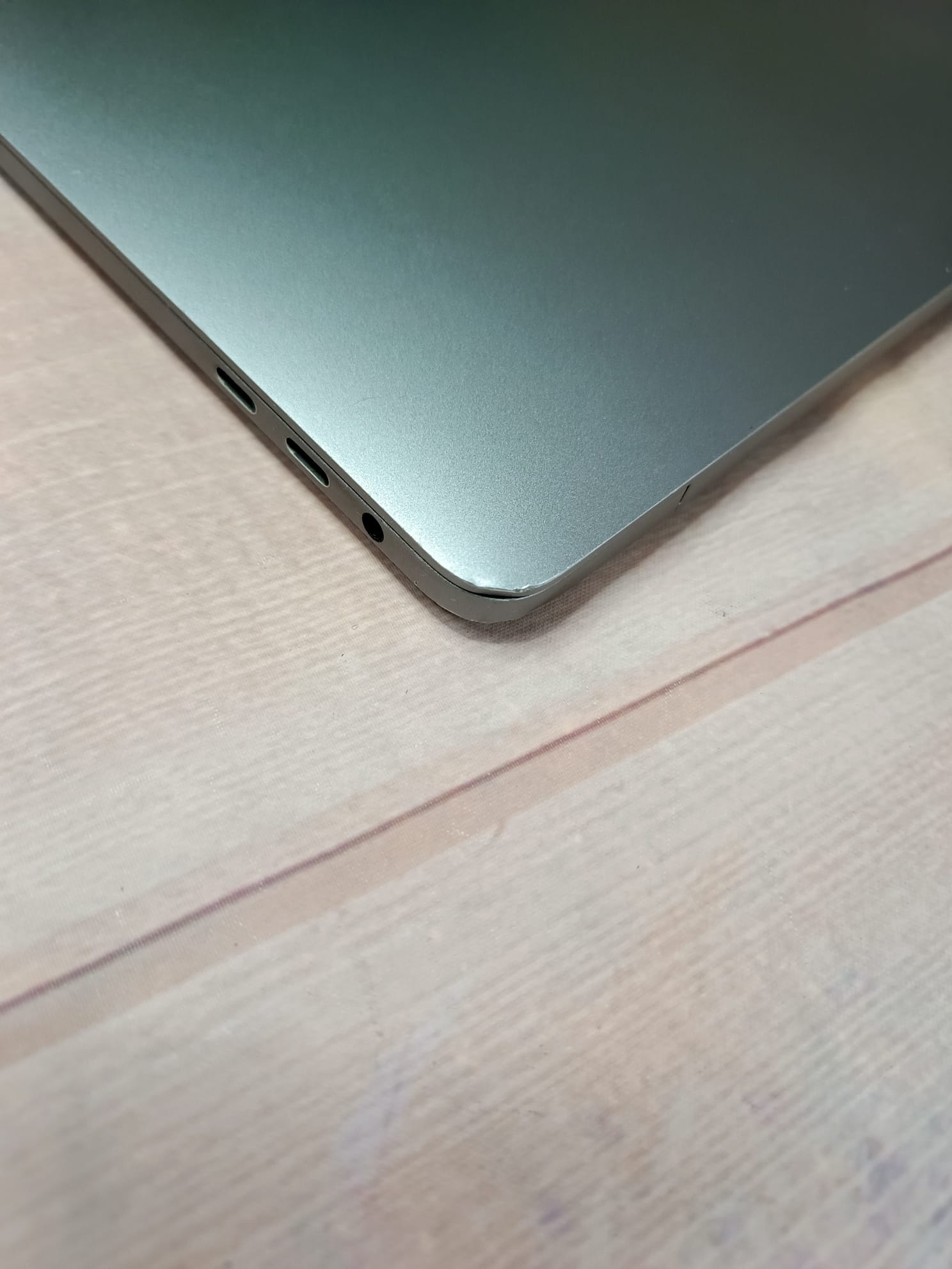 MACBOOK PRO RETINA 2018 15″, TOUCHBAR, Intel i7, 16GB, 256 GB SSD