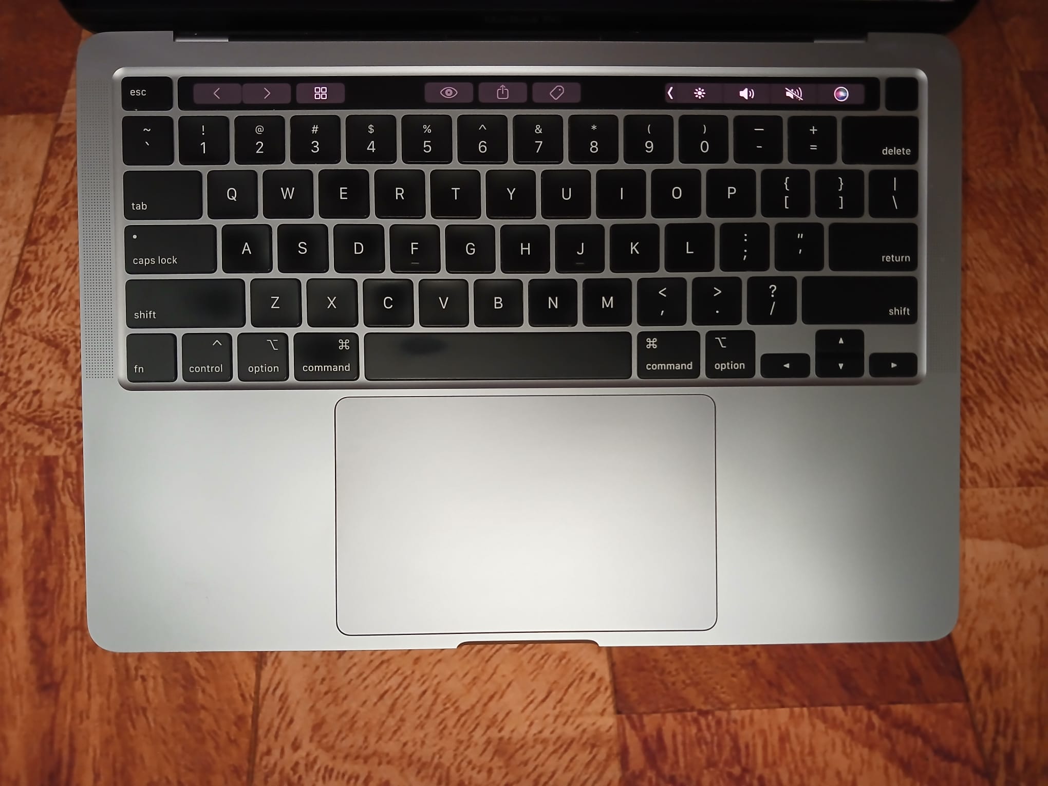 MACBOOK PRO RETINA 2020 13", TOUCHBAR, i5, 16GB, 512 GB SSD, Tahoe OS, Four Thunderbolt 3 ports - Image 3