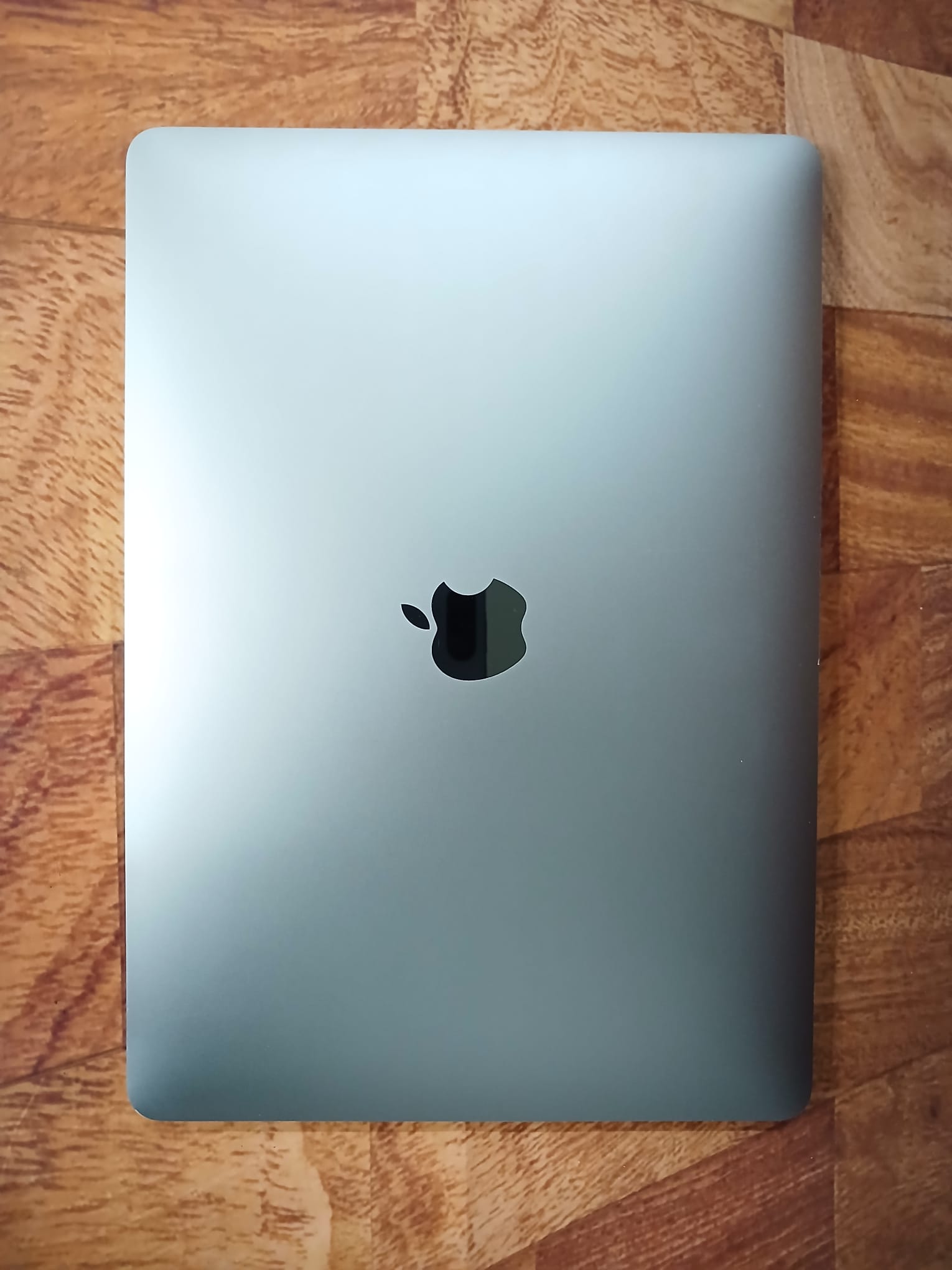 MACBOOK PRO RETINA 2020 13", TOUCHBAR, i5, 16GB, 512 GB SSD, Tahoe OS, Four Thunderbolt 3 ports - Image 4