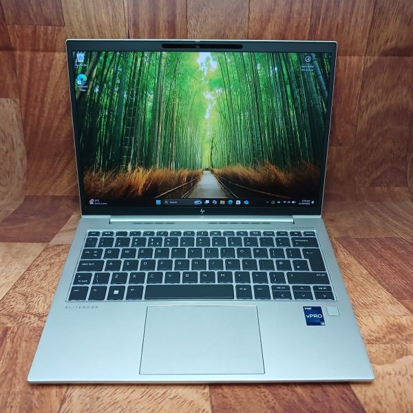 - BUSINESS - HP Elitebook 830 G9, 13.3" TOUCH, Intel i5-12th Gen, 16 GB RAM, 256 GB SSD, Iris Xe, Win11