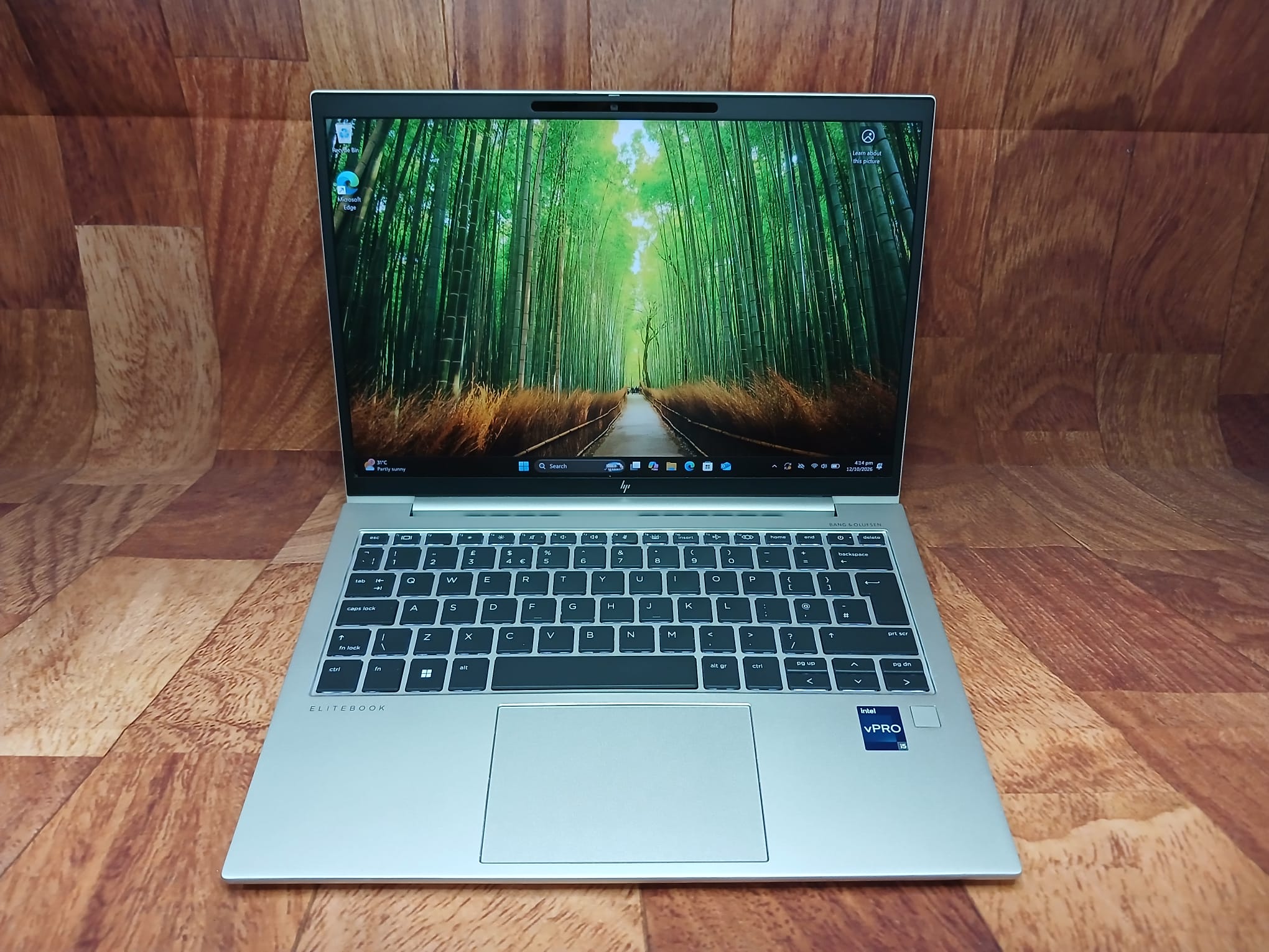 - BUSINESS - HP Elitebook 830 G9, 13.3" TOUCH, Intel i5-12th Gen, 16 GB RAM, 256 GB SSD, Iris Xe, Win11