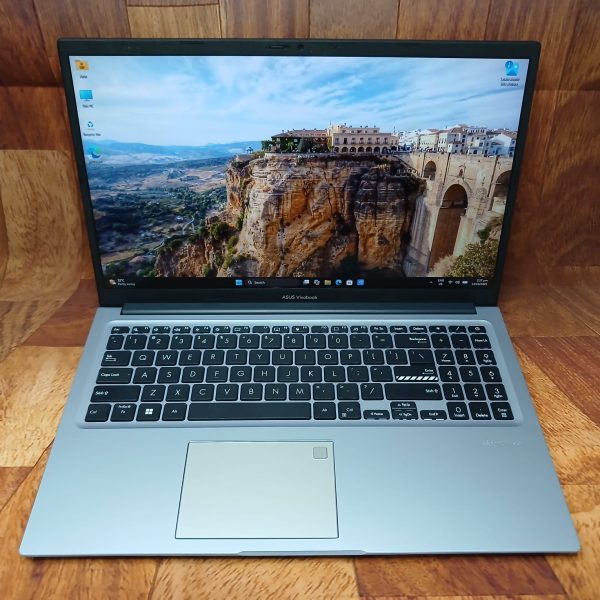 *Only 1 unit* Asus Vivobook X15, 15.6", Intel i7-12th Gen, 16GB RAM, 512 GB SSD, Win11