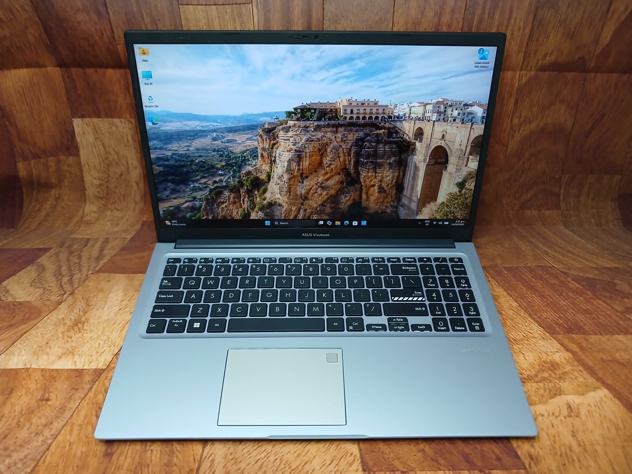 *Only 1 unit* Asus Vivobook X15, 15.6", Intel i7-12th Gen, 16GB RAM, 512 GB SSD, Win11